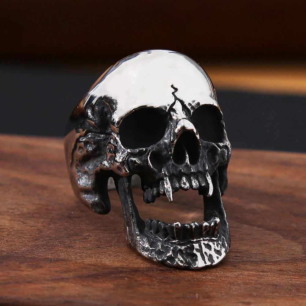 Vampire skull ring online